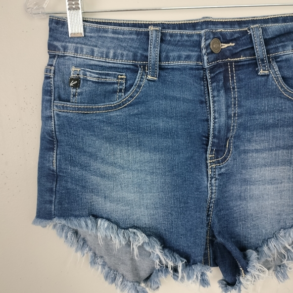 KanCan Natalie High Rise Fray Hem Cutoff Denim Shorts Sz. 7/27 - Picture 4 of 9